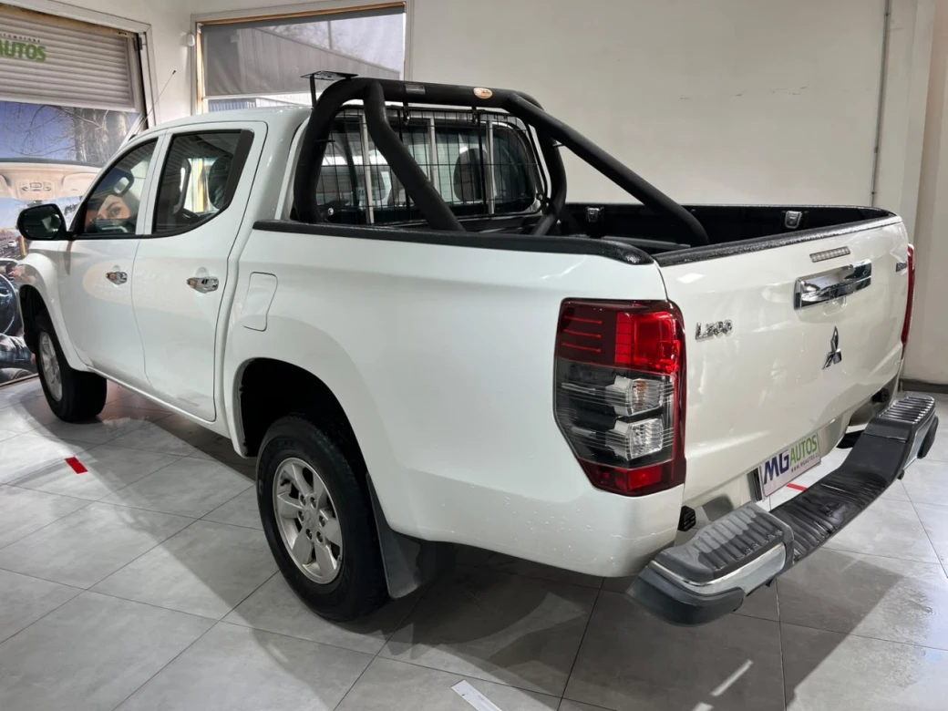 imagen 0 de vehiculo con id 2209